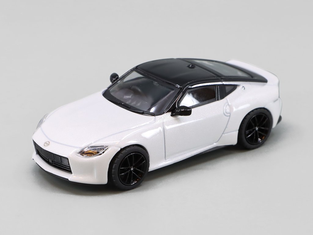 1:64 NISSAN Fairlady Z Version ST RHD (2023), white - MGT00598-R