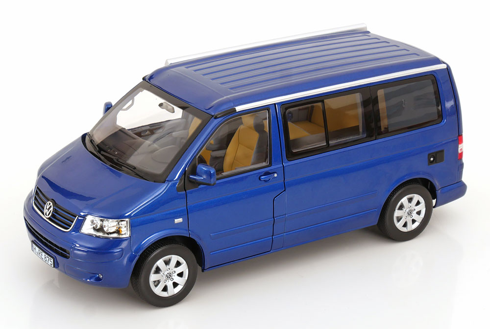 1:18 VOLKSWAGEN T5 Bus California (2003), blue metallic - 188607