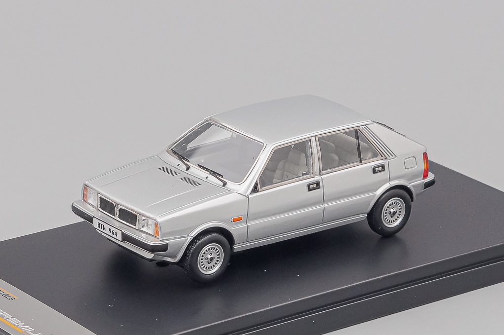 1:43 (Уценка!) SAAB LANCIA 600 GLS (1980), metallic silver - PR0024-Z1