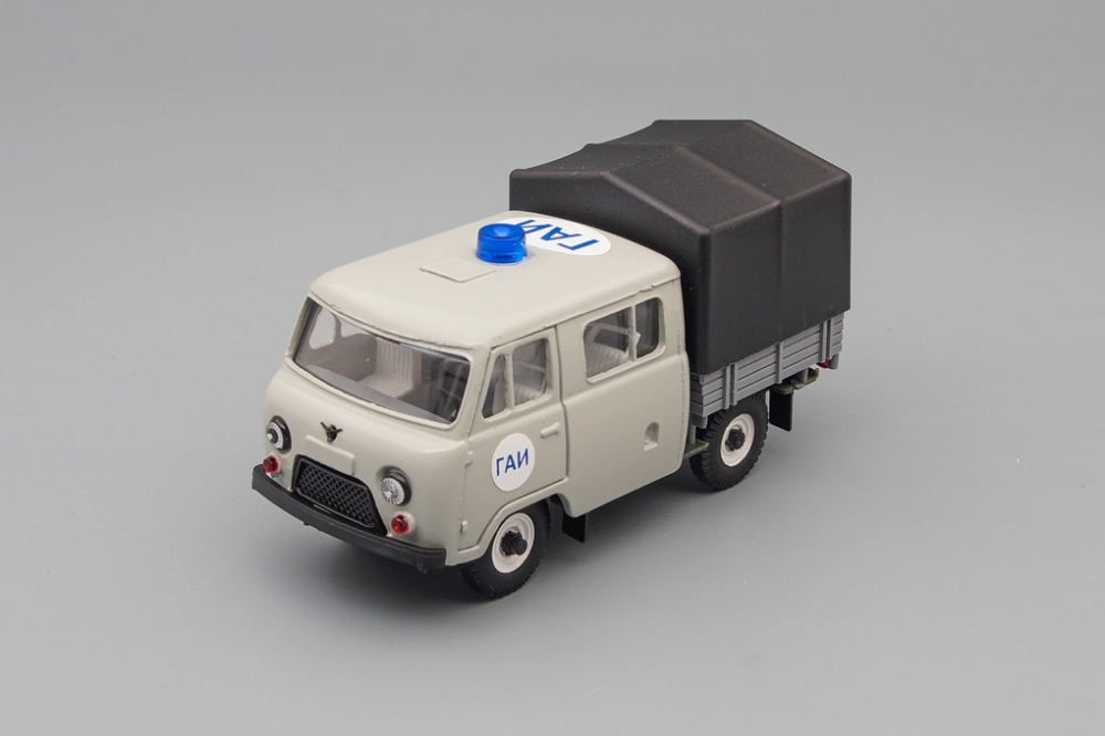 1:43 УАЗ 39094 с тентом ГАИ серый - 15952-10g