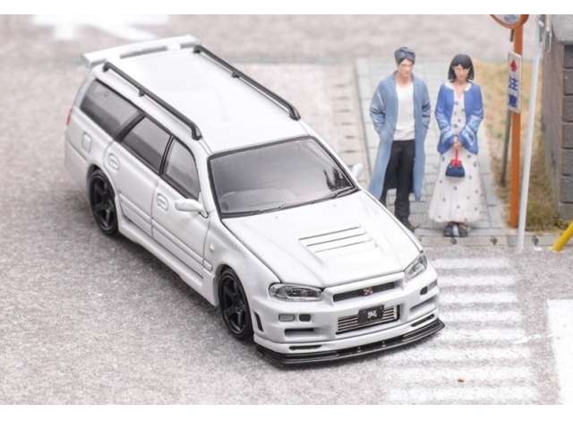 1:64 Nissan R34 Wagon with opening hood, white - FH039