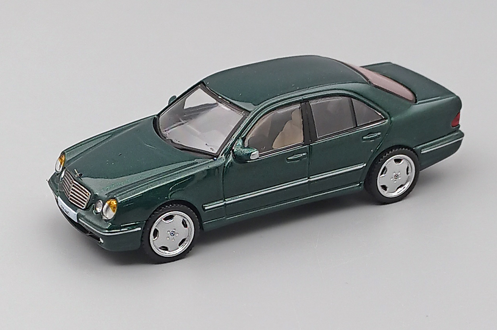 1:64 MERCEDES-BENZ E55 AMG (W210), green - LL-043-274