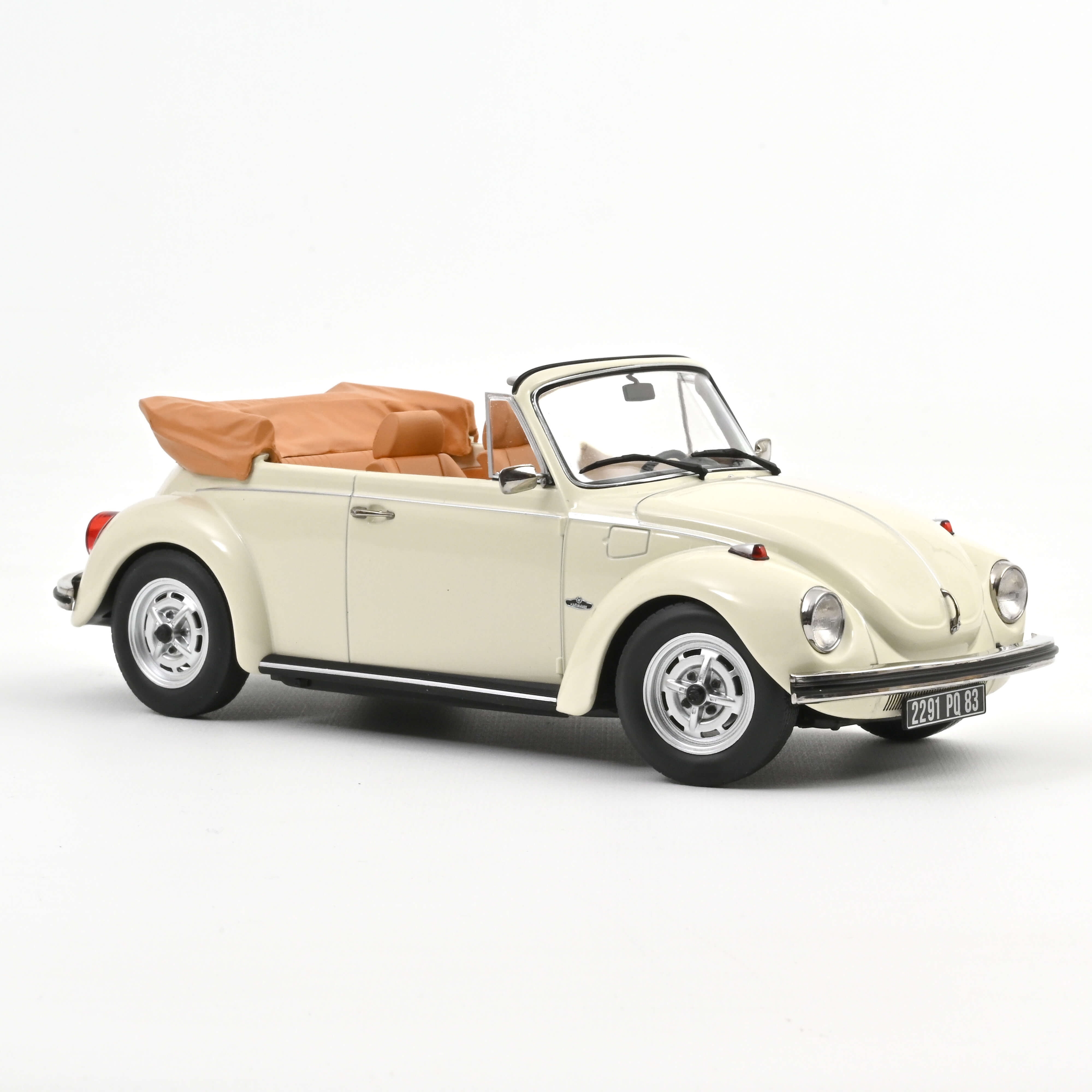1:18 VOLKSWAGEN 1303 Cabriolet (1972), light ivory - 188535