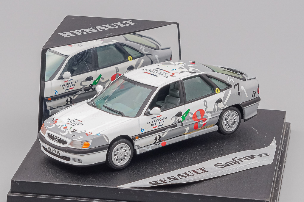 1:43 RENAULT Safrane 'Française des Jeux' (1997), white / grey - 7711147647-X1