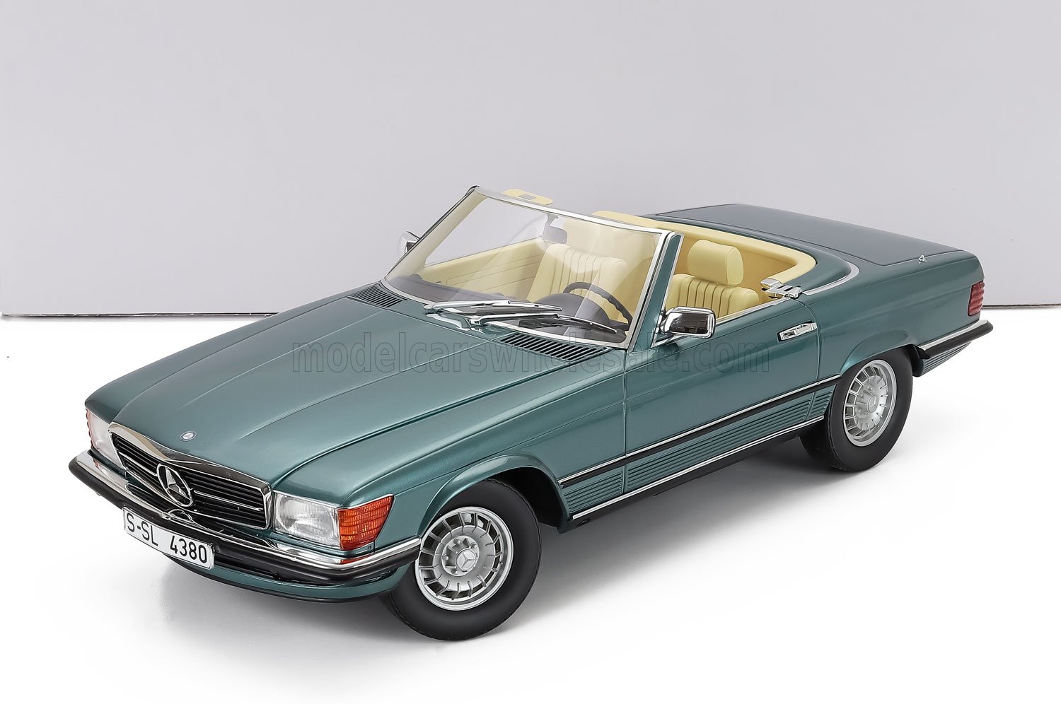 1:12 MERCEDES-BENZ Sl-class 380sl (r107) (1983), Green Met - 1302011
