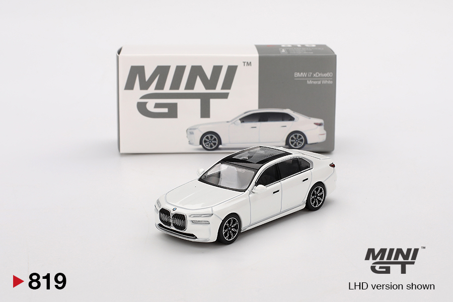 1:64 BMW i7 XDrive60 G70 (2024), белый - MGT00819-L