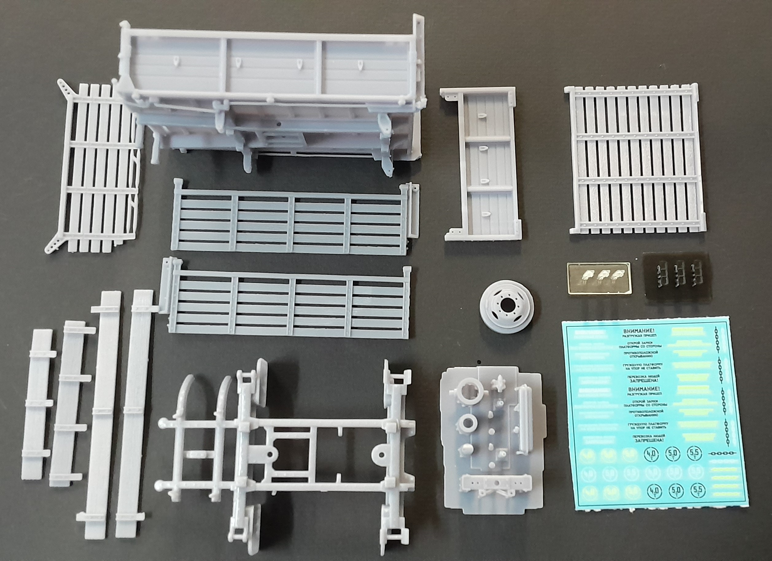 1:43 Сборная модель ММЗ 554М ранний - Fmlab0018
