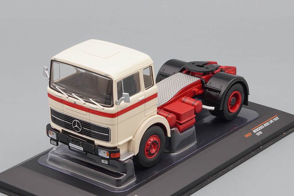 1:43 MERCEDES-BENZ LPS 1632 1970 Beige / Red - TR039