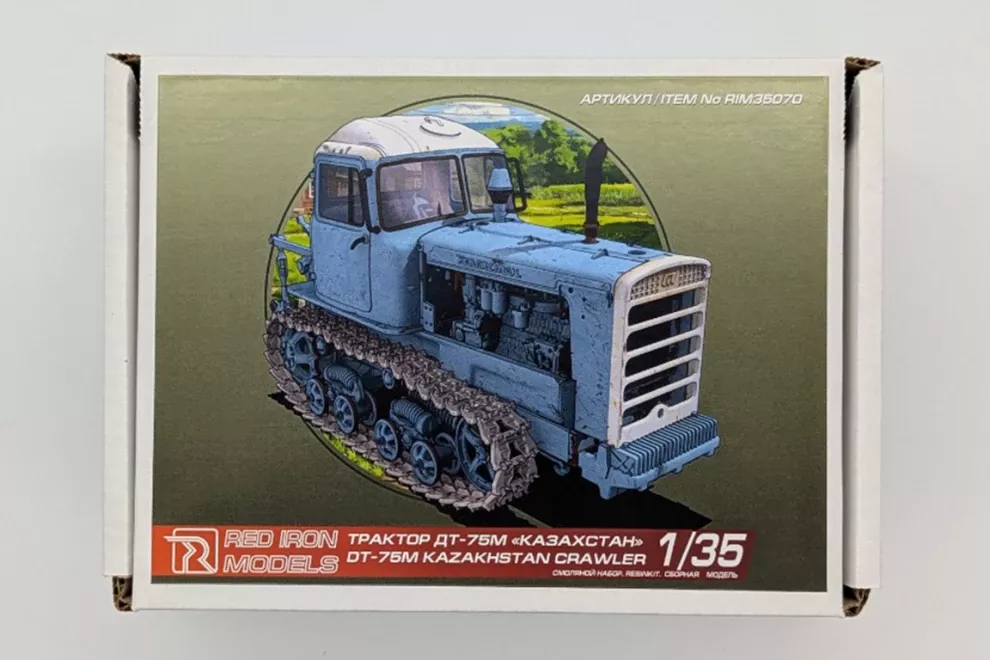 1:35 Сборная модель Трактор ДТ-75 'Казахстан' - RIM35070