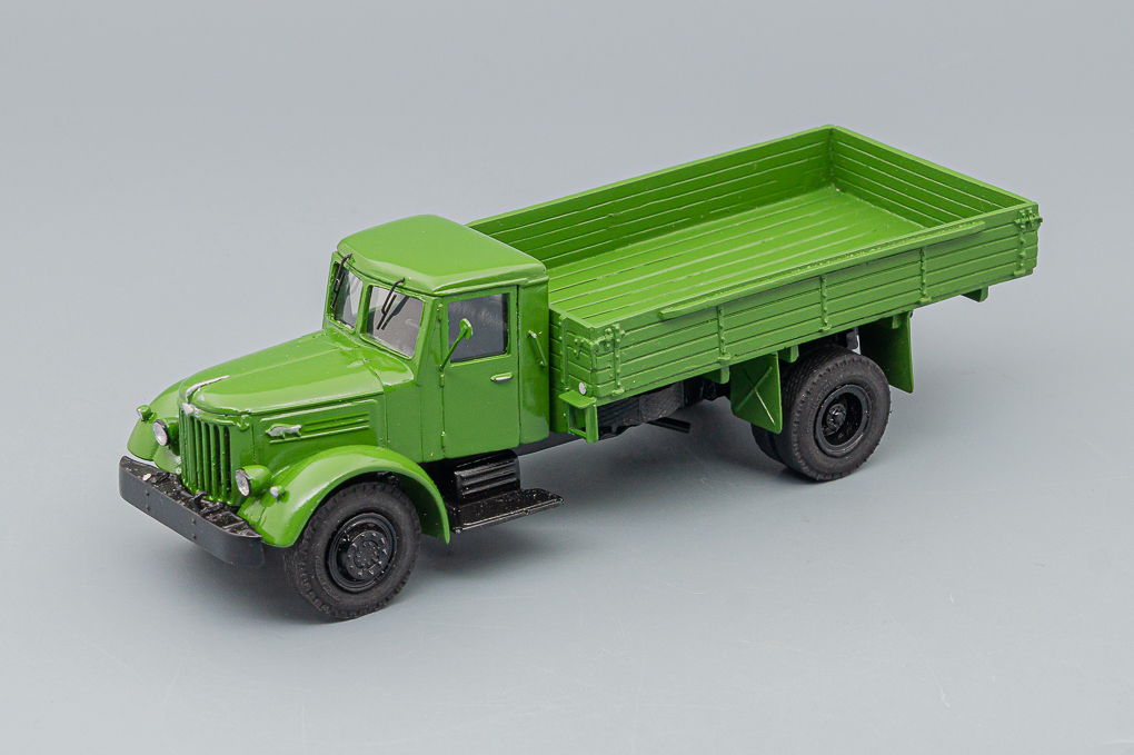 1:43 Минский-200 бортовой, зеленый - LOT01062