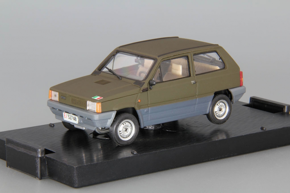 1:43 FIAT Panda 45 Esercito Italiano (1980), matte green / grey - R394B