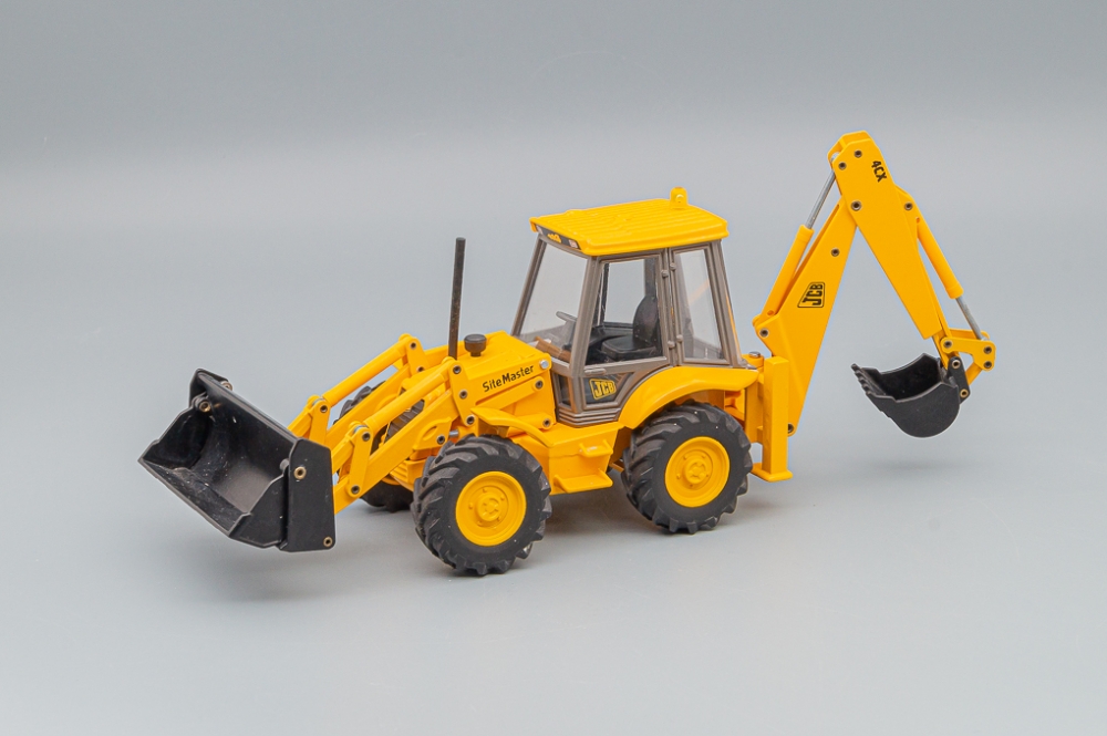 1:35 Погрузчик JCB, yellow / black - LOT00855