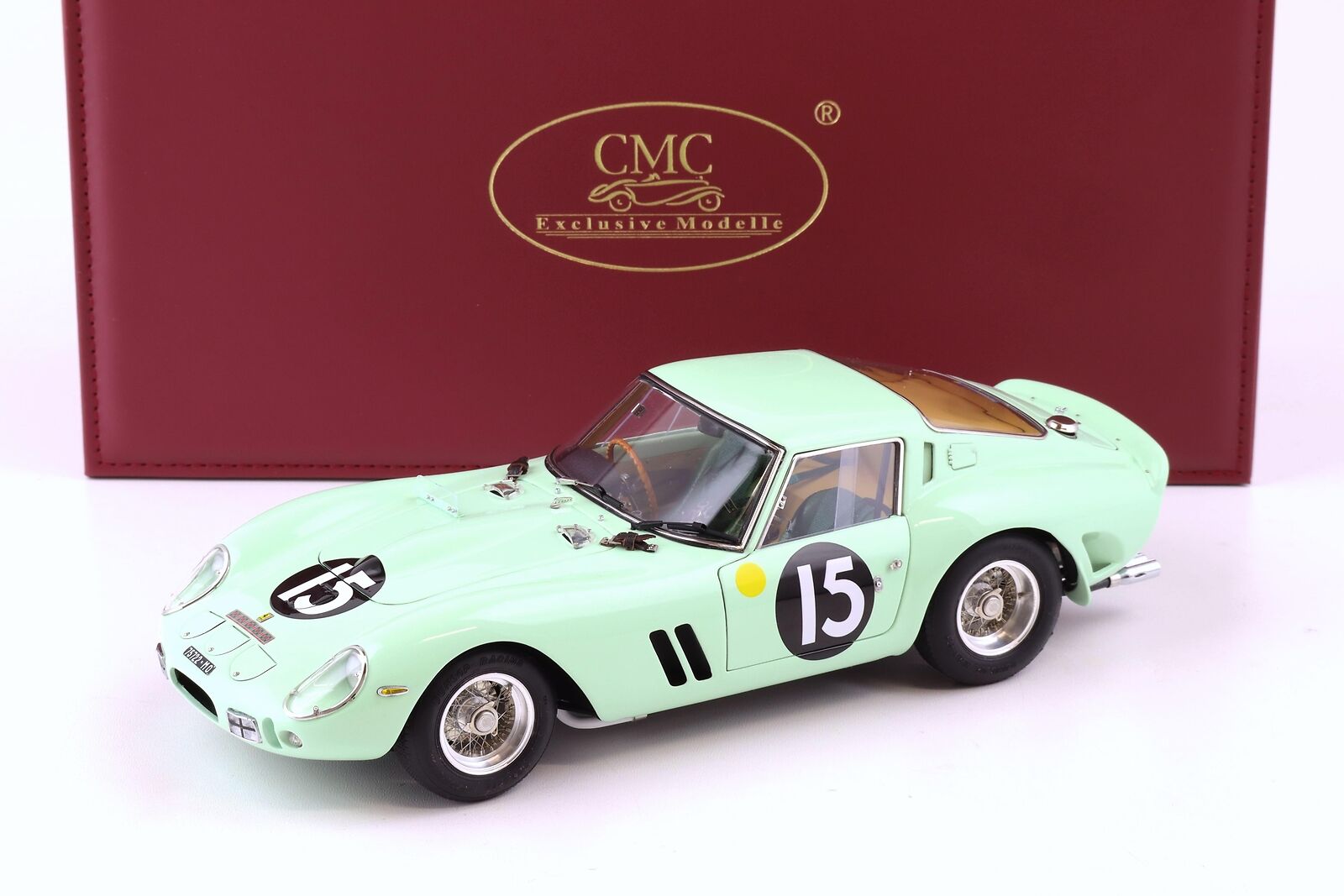 1:18 FERRARI 250 GTO #15 RHD Ch. #3505 Stirling Moss - M-247