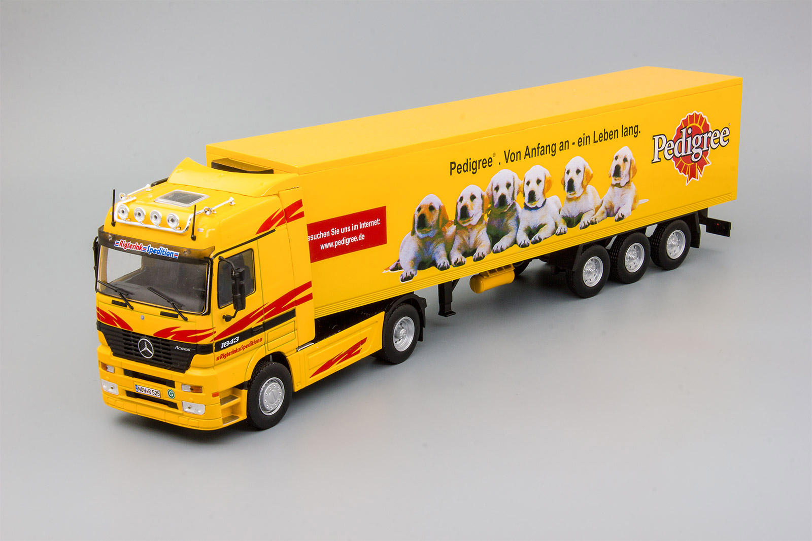 1:43 MERCEDES-BENZ Actros Mk I (1996), yellow - ALSR96