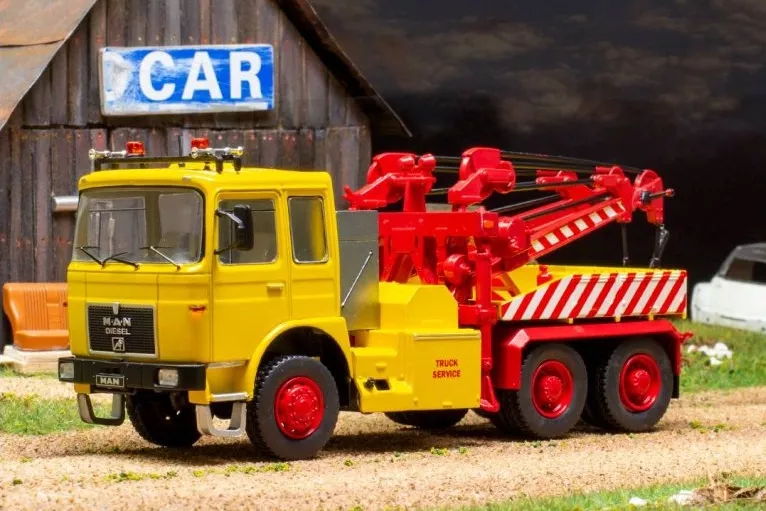 1:43 MAN F8 26.28 tow truck(эвакуатор), yellow - TRU043A