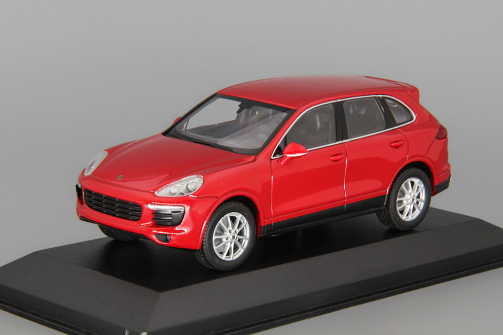 1:43 PORSCHE Cayenne (2014), red - 940063200