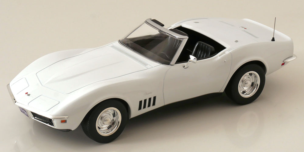 1:18 CHEVROLET Corvette C3 Convertible (1969), white - 189038