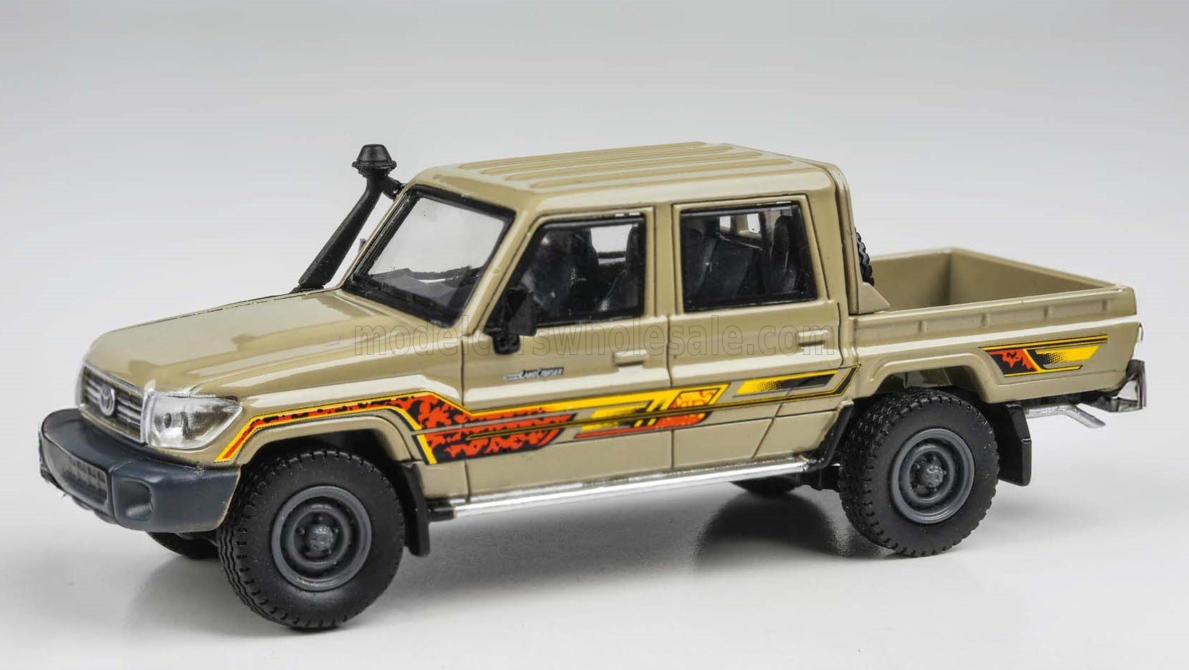 1:64 TOYOTA Land Cruiser 79 Pick-up Lhd (2014), Sand - PA-55685