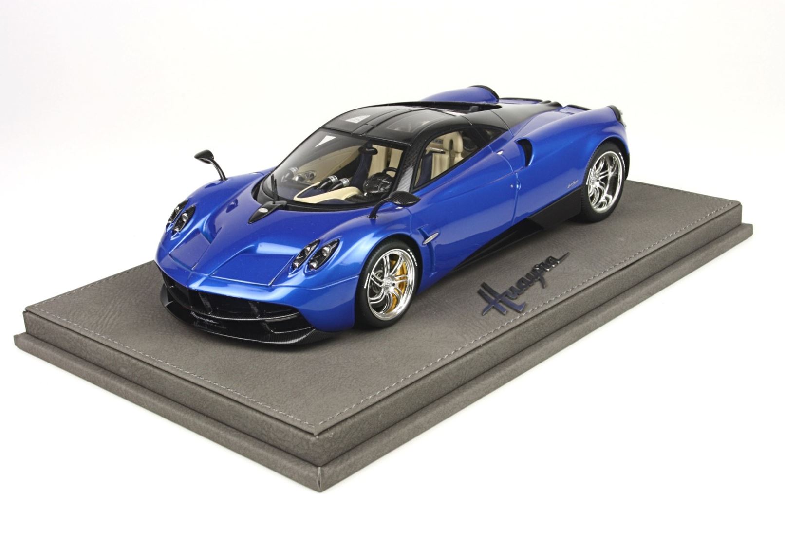 1:18 PAGANI Huayra 2013, blue - P1832BFR