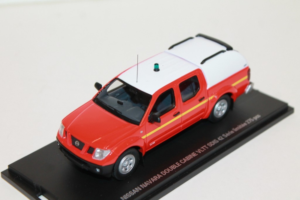 1:43 NISSAN NAVARA DOUBLE CABINE PICK-UP CLOSED VLTT SDIS 42 SAPEURS - ALARME0040