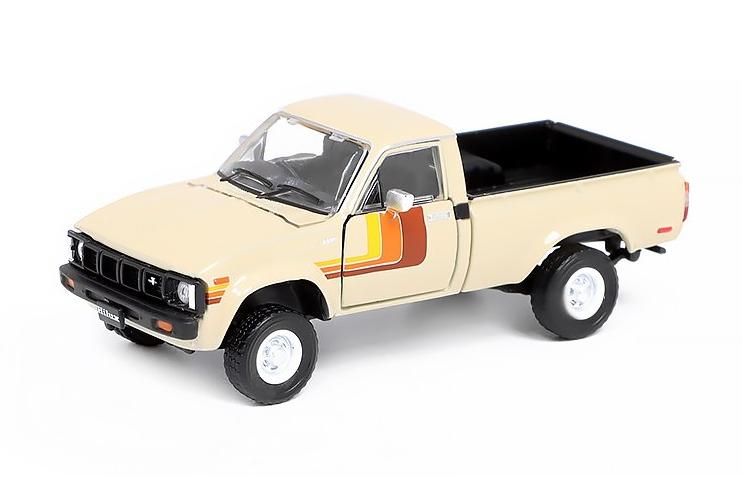 1:64 TOYOTA Hilux RHD (1980), ivory - 64B0225RHD