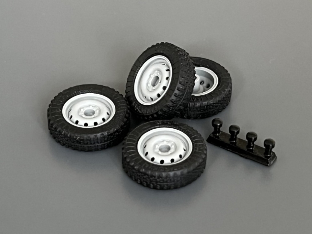 1:43 Диски LADA 4X4 с черными колпачками ступиц и резиной ВЛИ-5 - MAX-D016