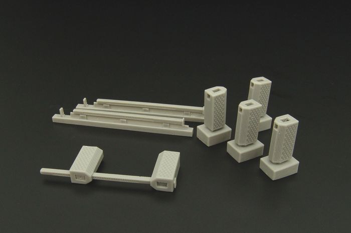 1:32 Набор дополнений US Navy wheel chocks (modern) - BRL32018