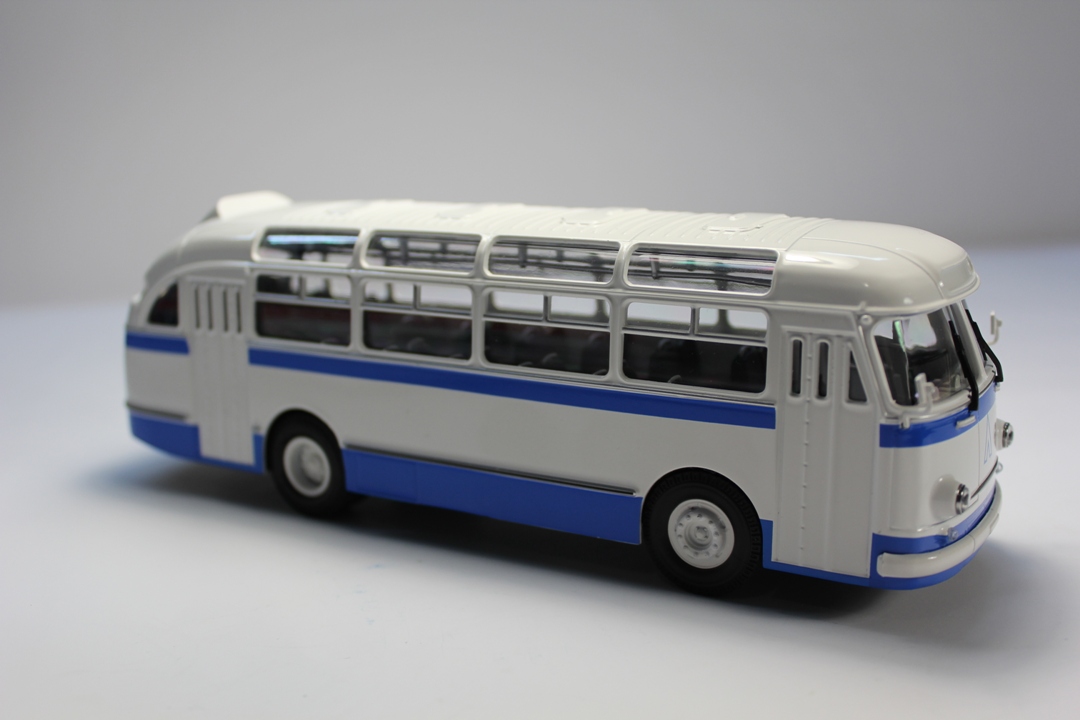 1:43 (Уценка!) ЛАЗ 695Е (1961-1969), бело-голубой - cb04003D-Z1