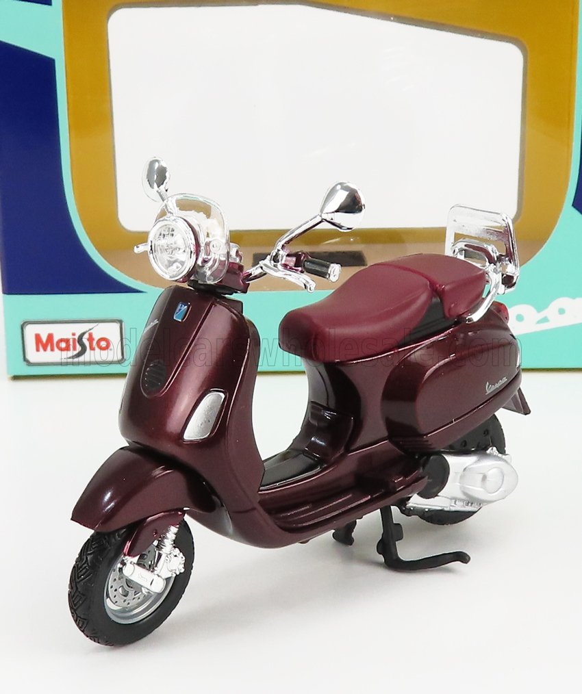1:18 PIAGGIO Vespa Lxv (2013), Red Met - 16887R