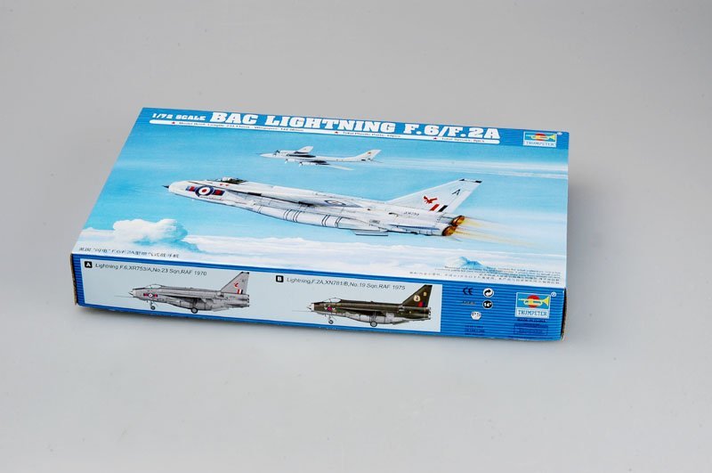 1:72 Сборная модель Британский истребитель-перехватчик English Electric (BAC) Lightning F.2A/F.6 - 01654