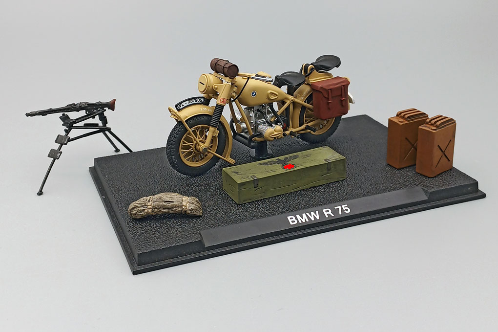 1:24 BMW R75 - MG42 and Accessories, desert sand - CM355A2