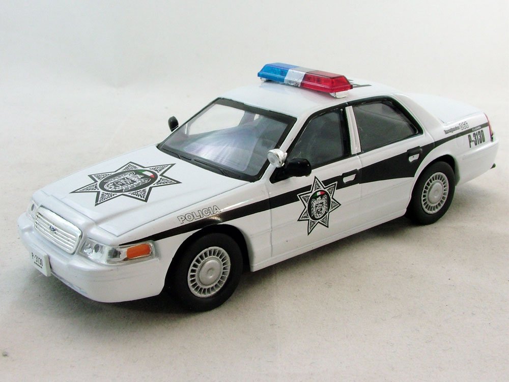 1:43 FORD Crown Victoria Полиция Мексики, Полицейские Машины Мира 36, белый - PCW036