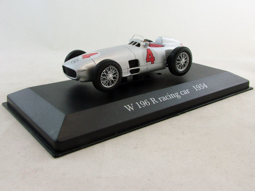 1:43 MERCEDES-BENZ W 196 R Racing Car (1954), Mercedes-Benz Offizielle Modell-Sammlung 37, серебристый - MB037