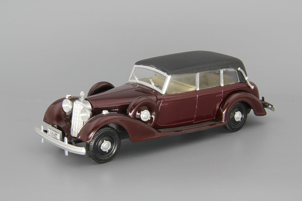 1:43 MERCEDES-BENZ 770 Cabriolet (1937), black red - RIO758