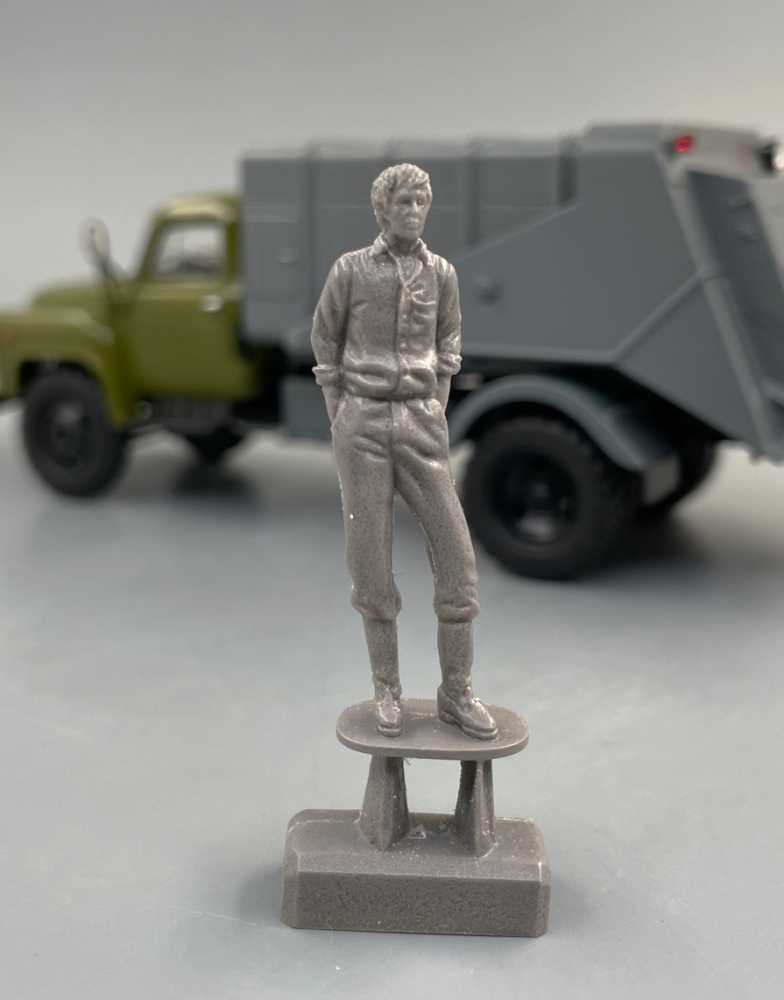 1:43 Фигурка 'Водитель СССР #1' - AVA43001