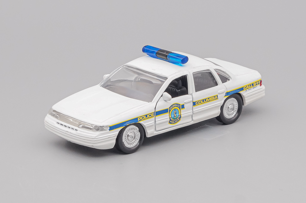 1:43 FORD Crown Victoria Columbia Police, white - LOT01423