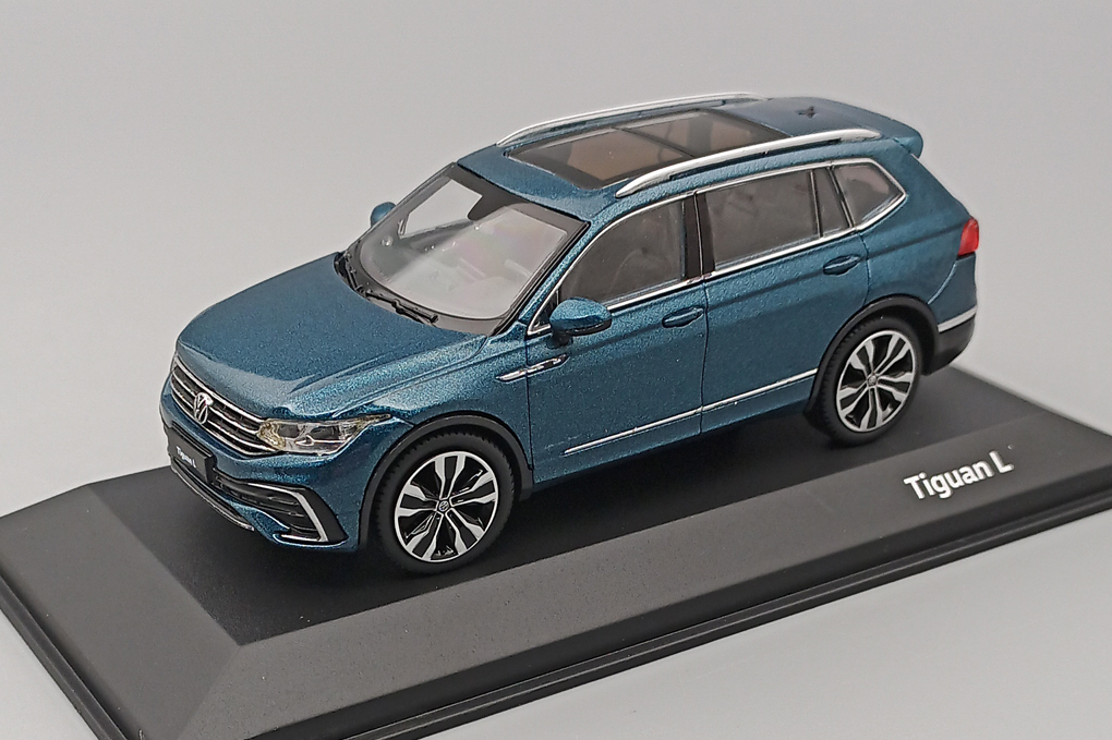 1:43 VOLKSWAGEN Tiguan L 380 TSI 4Motion R-Line (2021), turquoise metallic - CM411