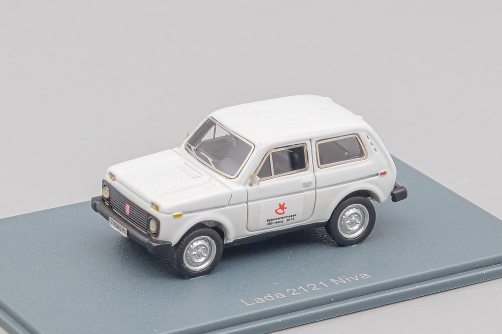 1:87 ВАЗ-2121 «Нива» 1978 белый (Нюренберг 2012) - NEO87265N