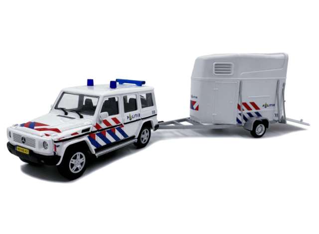 1:43 MERCEDES-BENZ G-Class с прицепом для лошади, полиция Нидерландов, white / red / blue - cara-politie-set01