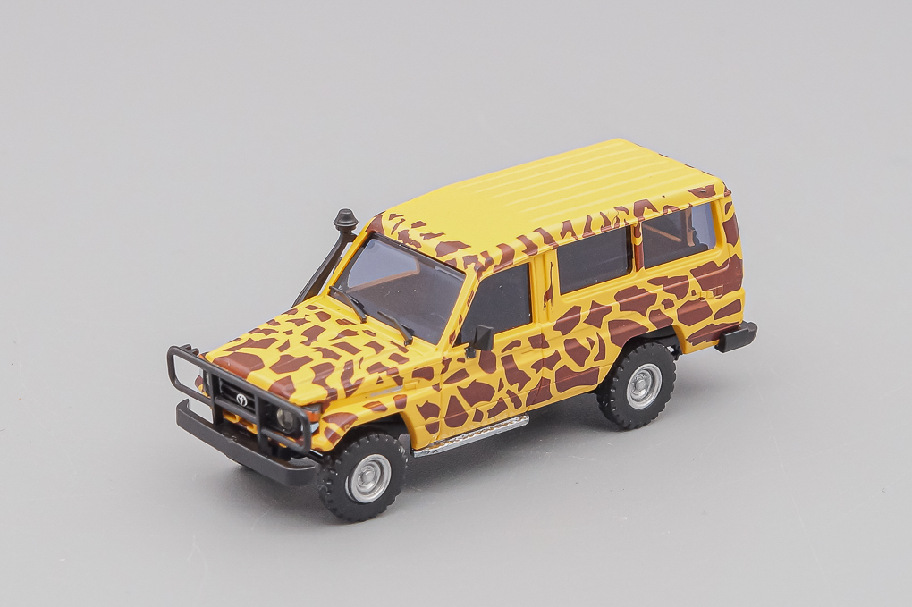 1:87 TOYOTA Land Cruiser HZ J 78 'Safari', yellow / brown - 43508-X2