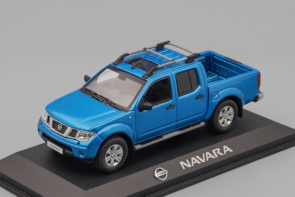 1:43 NISSAN Navara Pick-up, metallic blue - 420140