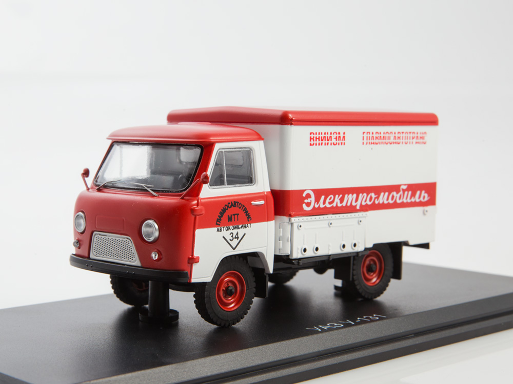 1:43 УАЗ У-131, белый / красный - LST038
