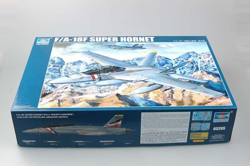 1:32 Сборная модель Американский истребитель-бомбардировщик McDonnell Douglas F/A-18F Super Hornet - 03205