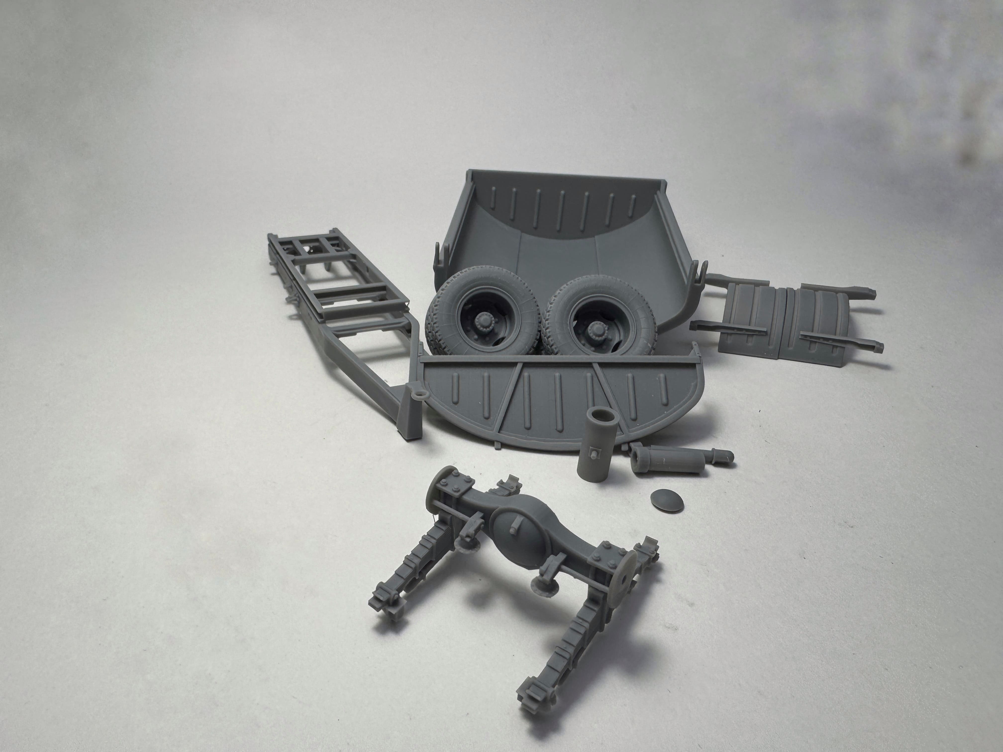 1:35 Сборная масштабная модель прицепа-самосвала для ММЗ-555 рама тип 2 - LR-350020