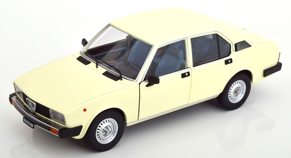 1:18 ALFA ROMEO Alfetta Berlina 2000L (1978), creme - 200011-D