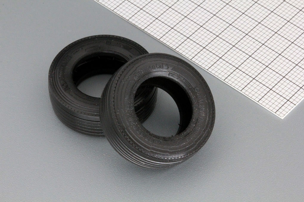1:43 Резина Michelin X line / Сonti Hybrid (широкий) 385/65 R22,5 (передняя/фура), цена за шт. - XR-188