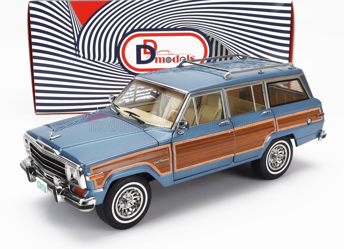 1:18 JEEP Grand Wagoneer (1989), Light Blue Met Wood - DC00101
