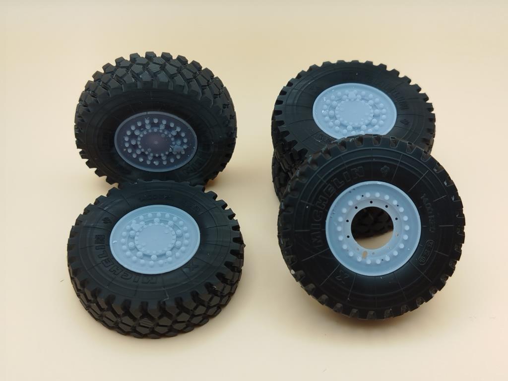 1:35 Колеса Тайфун-ВДВ с шиной Michelin XZL - 35021