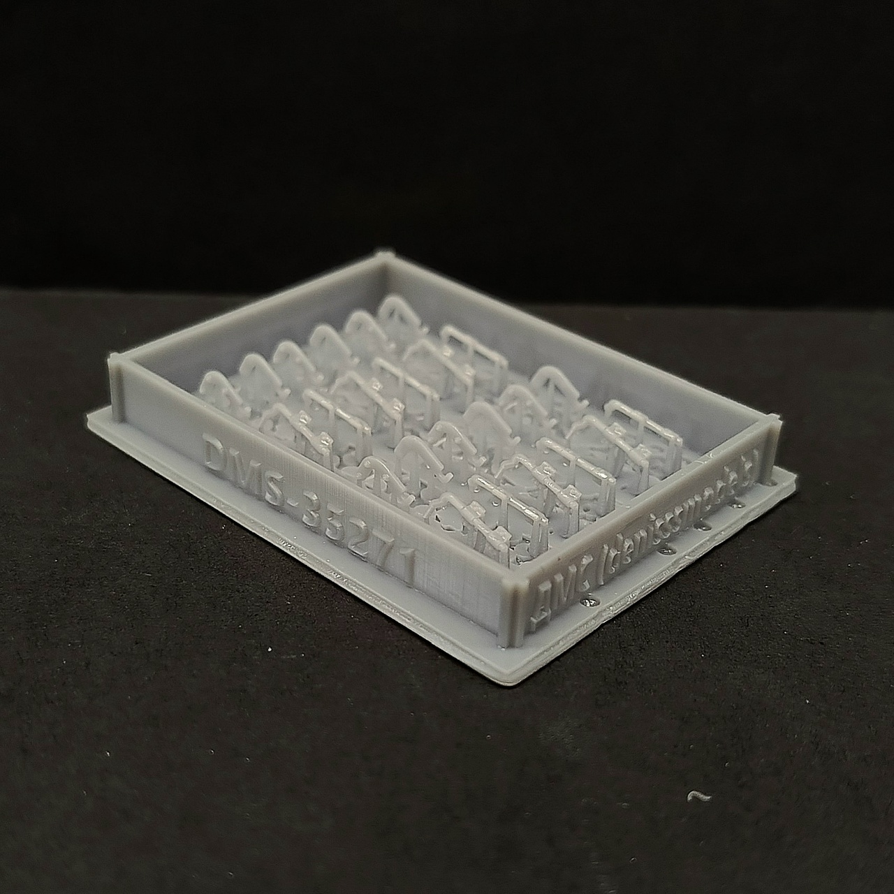 1:35 Бортовые замки поздние, после 1937 года  (ЗиС, ГАЗ) 12 шт - DMS-35271