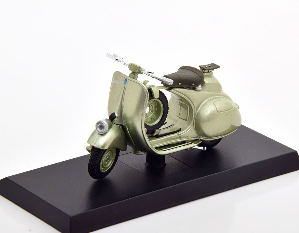 1:18 PIAGGIO Vespa (1952), hellgrün-metallic - AWW016
